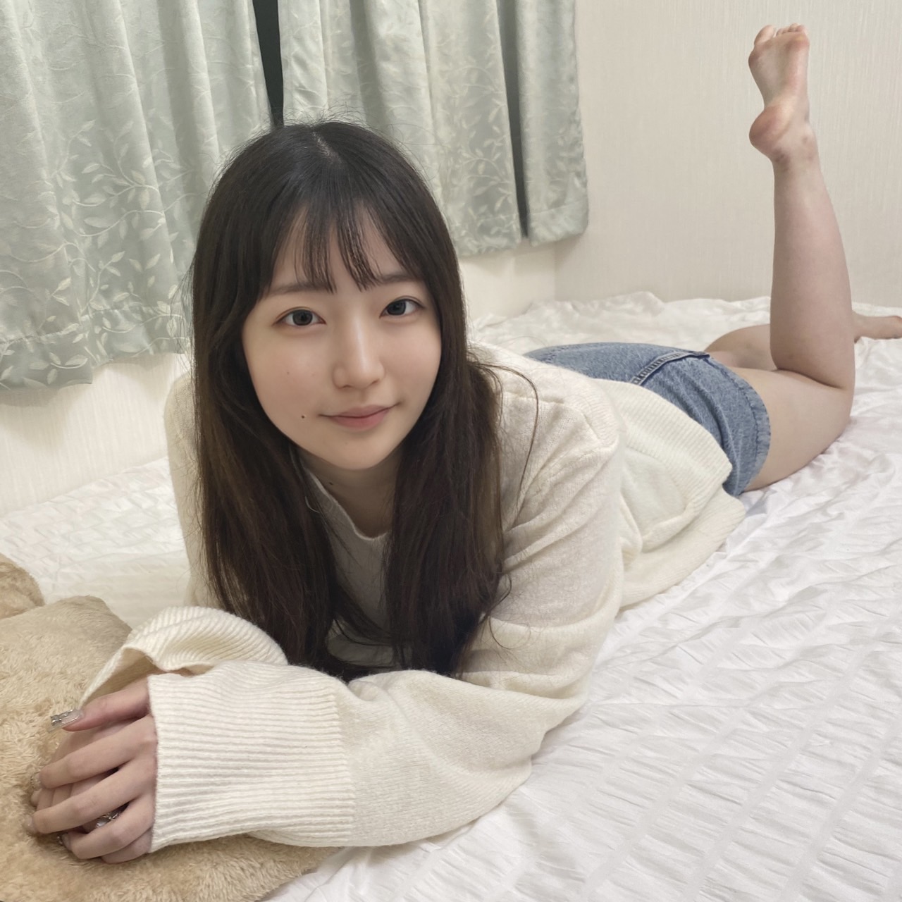 Uncensored POV of a 18-year-old girl getting her shaved pussy licked and fucked in private