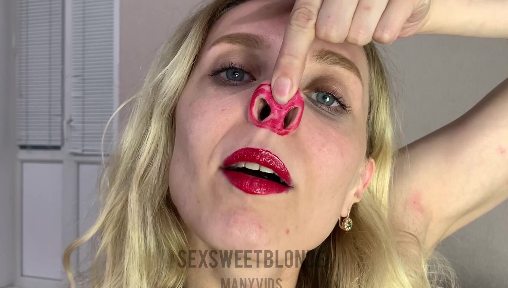 Sexsweetblonde Custom Lipstick Pig Nose