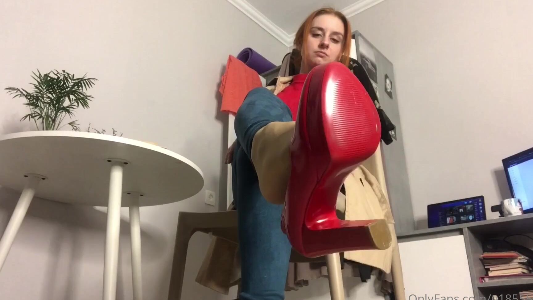 Watch kathrynne Feetgoddess tease & pantyhose herself in Onlyfans Video Onlyfans Video