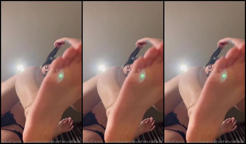 Onlyfans imagine you're with us in a room and you're stuck with us - our feet get very close to your face!