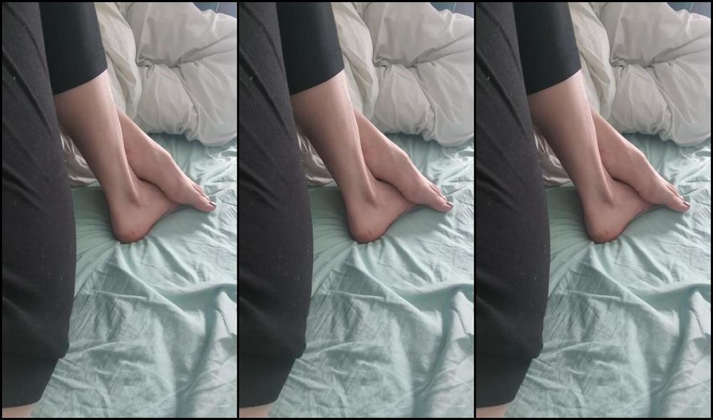 Onlyfans: Femdom mistress cirilla Freya dominates and pours hot piss on Nicknamed Therealcirilla's 12-year-