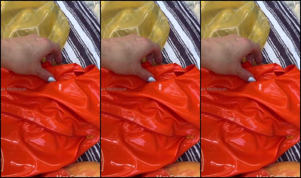 Miss Fetilicious Nicknamed Mfetilicious Goes Wild in Onlyfans Video 2 Hoods Over Each Other was Pretty Intense