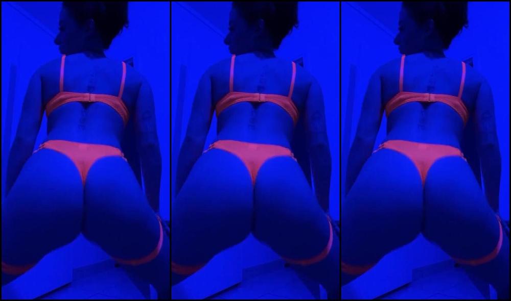 Watch Onlyfans' video of Leaked Lolawoo 9346 getting dominated and humiliated by her femdom mistress