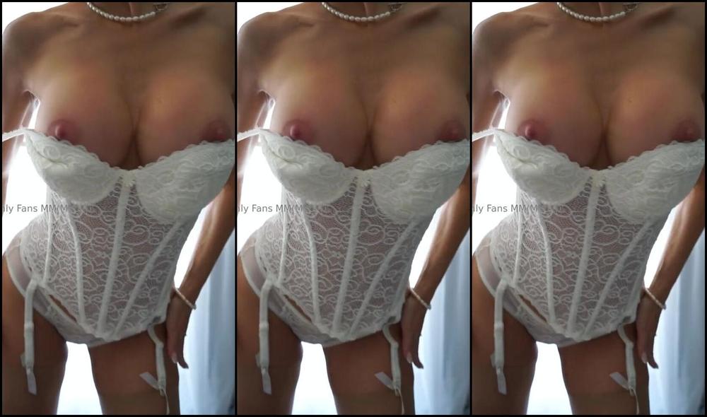 Moniq Nicknamed Moniq25 10 19 2025 Onlyfans Video Leaked Moniq25 26024