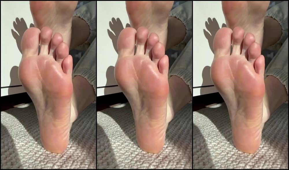 Alice Olsson Nicknamed Aliceexolsson 12 03 2024 Onlyfans Video My Sun Kissed Soles Are Your Favorite