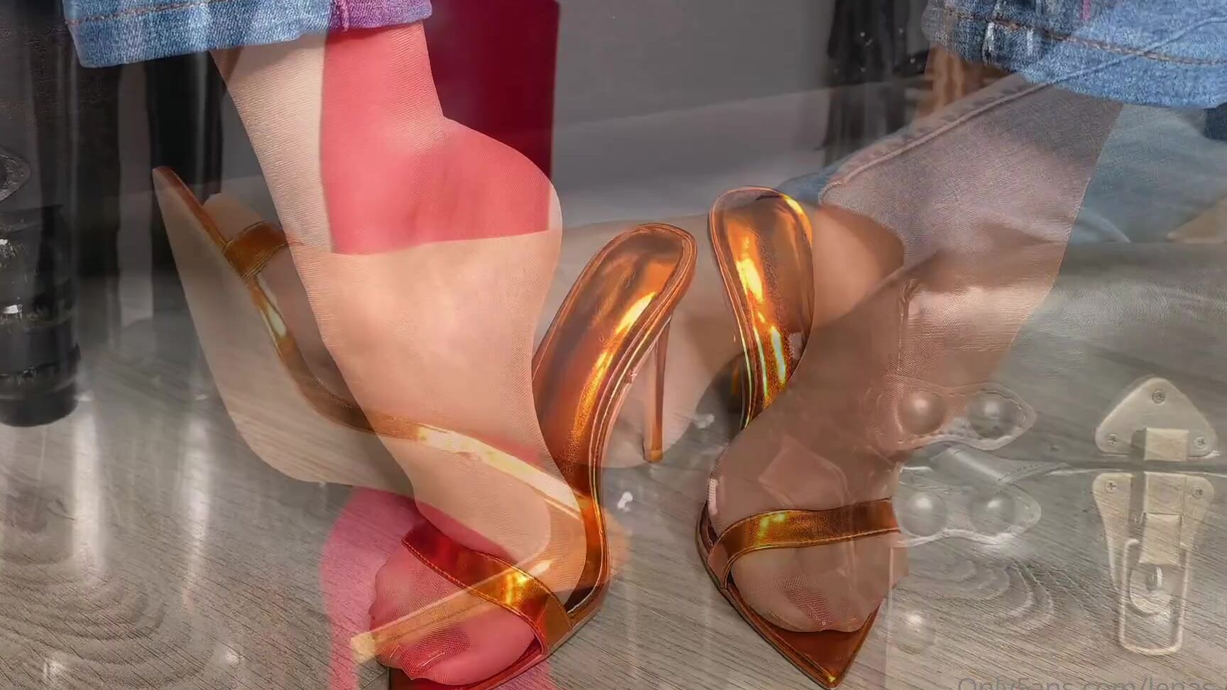 Lenas diary: Onlyfans caught on tape: Femdom mistress dominates with feet & Lenas diary