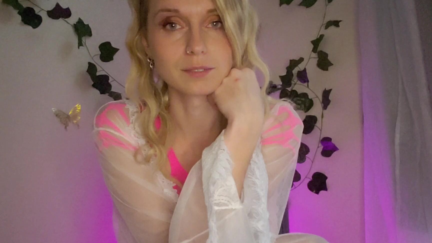 Lexi Snow's blonde fantasy comes to life with jerkoff instructions from You