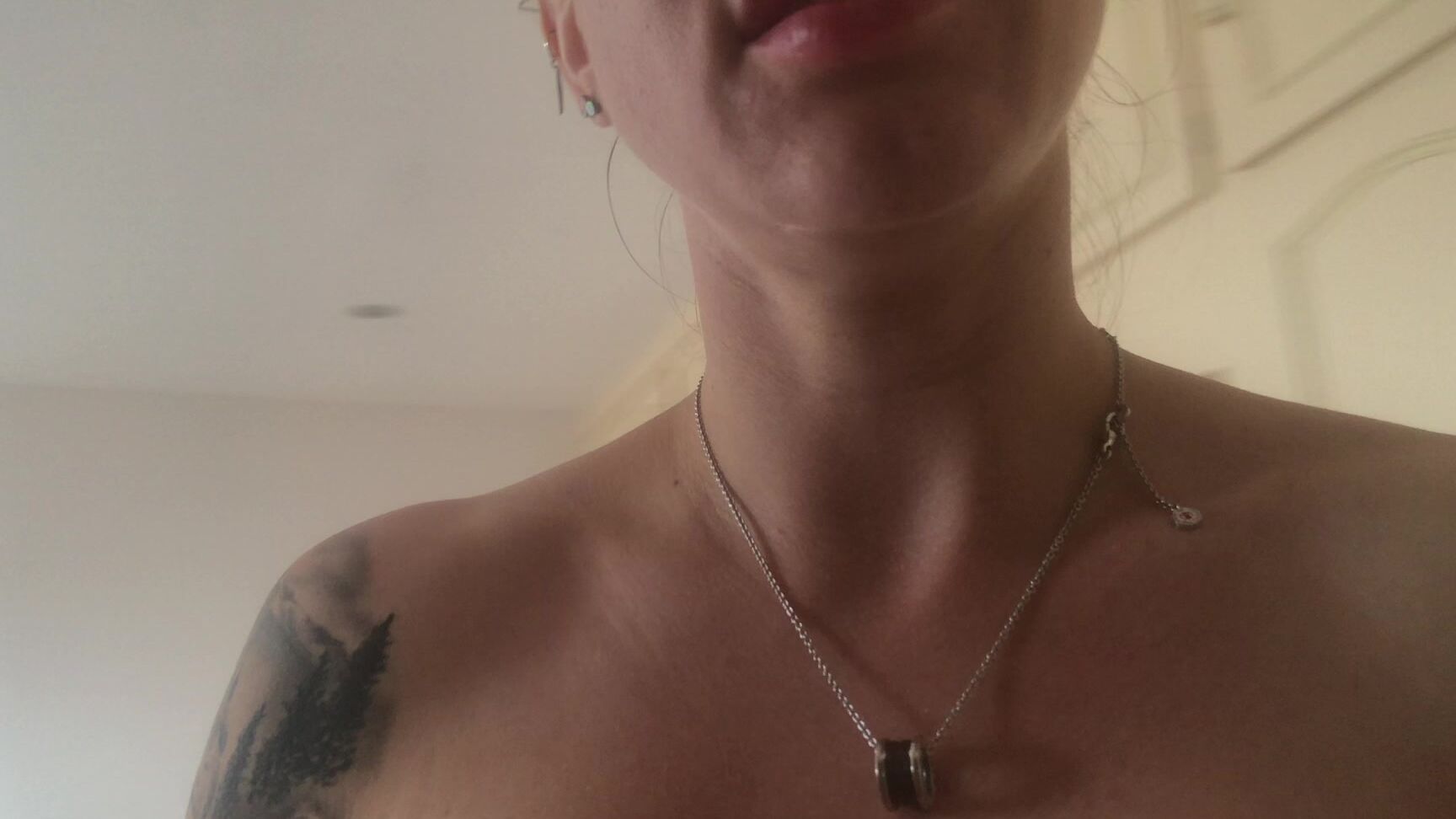 "SuzieLove212" amateur, big boobs, housewives, milf, nudists Naked House Tour Windows and Glass Doors Manyvids