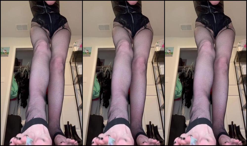 Peppermint Giantess Nicknamed Peppermintgiantess 10 09 2025 Onlyfans Video This Tiny Saw It Coming