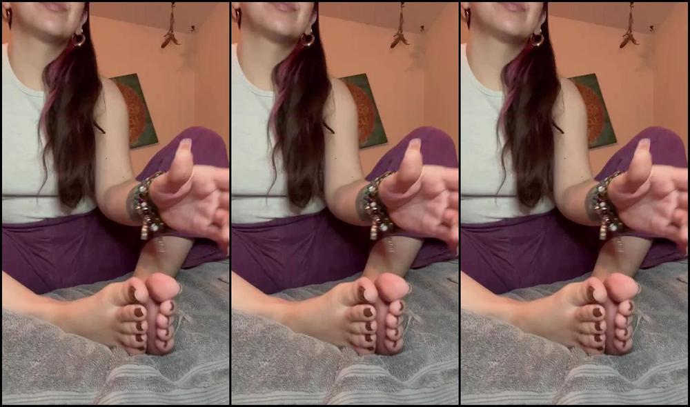 Latina Goddess Nicknamed Latinafeetgoddesss 05 14 2024 Onlyfans Video Pov Youre Getting Drained By My Oily Soles On Ft While I Watch A Movie