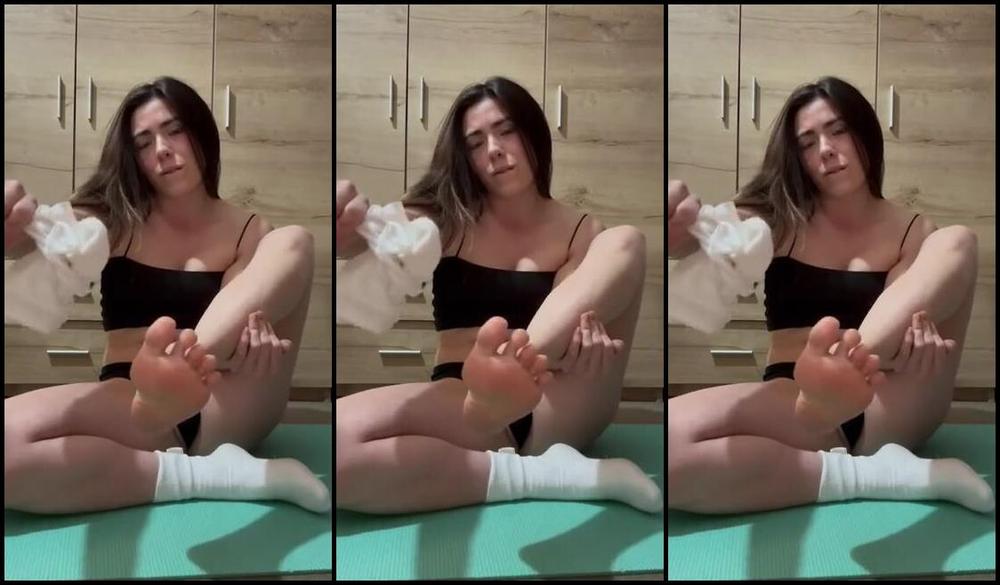 Nicknamed Moringapazz dominates onlyfans in a steamy femdom session on 1420 2025