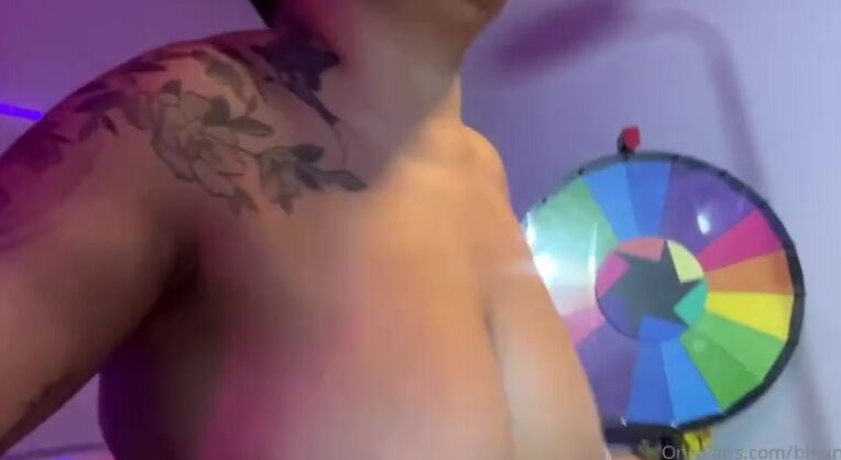 Watch Onlyfans video of Leaked Mistress, Bhiankha, dominating & fetishizing her male sub