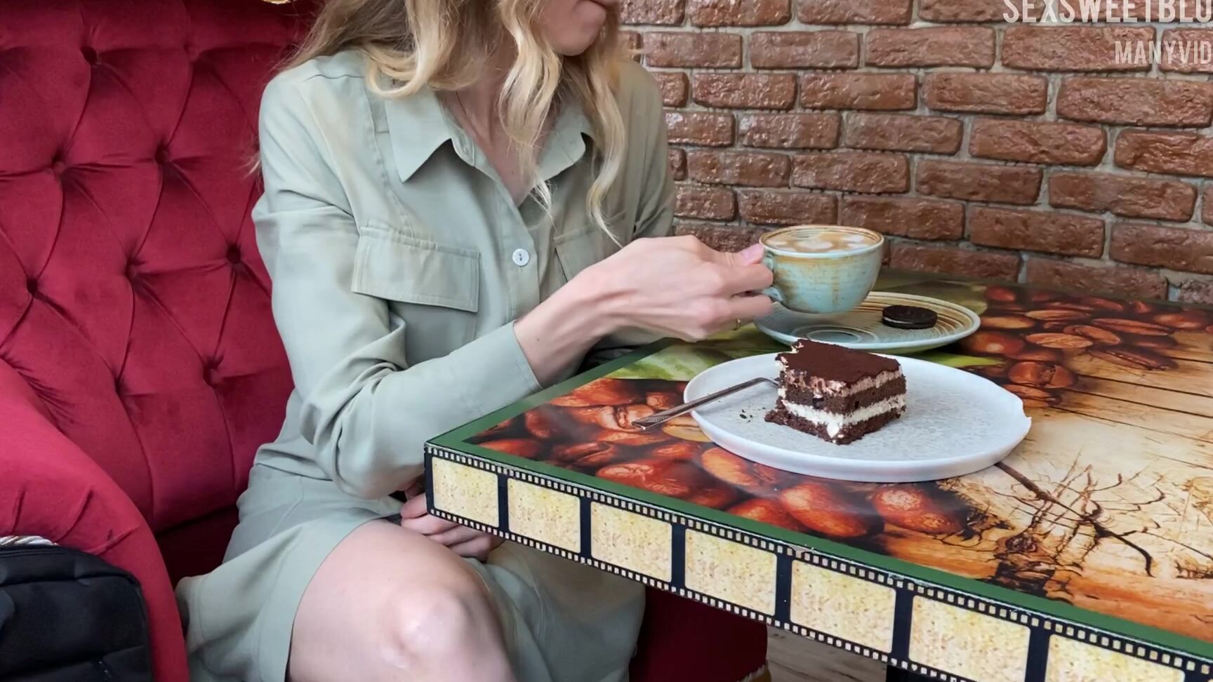 Sexsweetblonde Leaving Pussy Juice In Public Restaurant