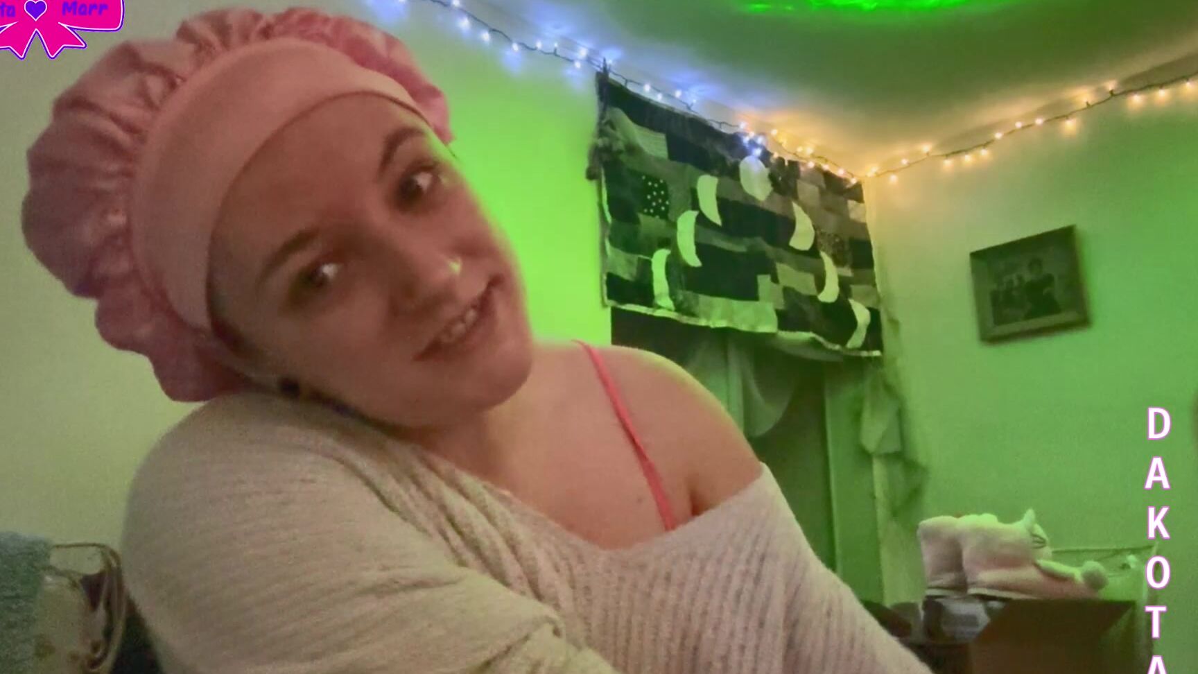 "DakotaMarr" gfe, girlfriend experience, natural tits Tell Your GF About Your Day Selfie GFE Dakota Marr Boobs Manyvids