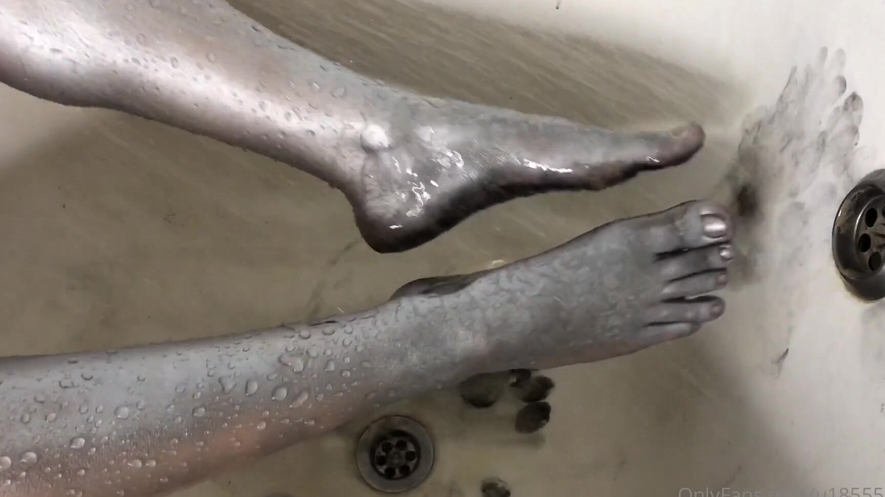 Kathrynne Feetgoddess's Onlyfans Video Cleaning My Feet After Art & Making Me Watch