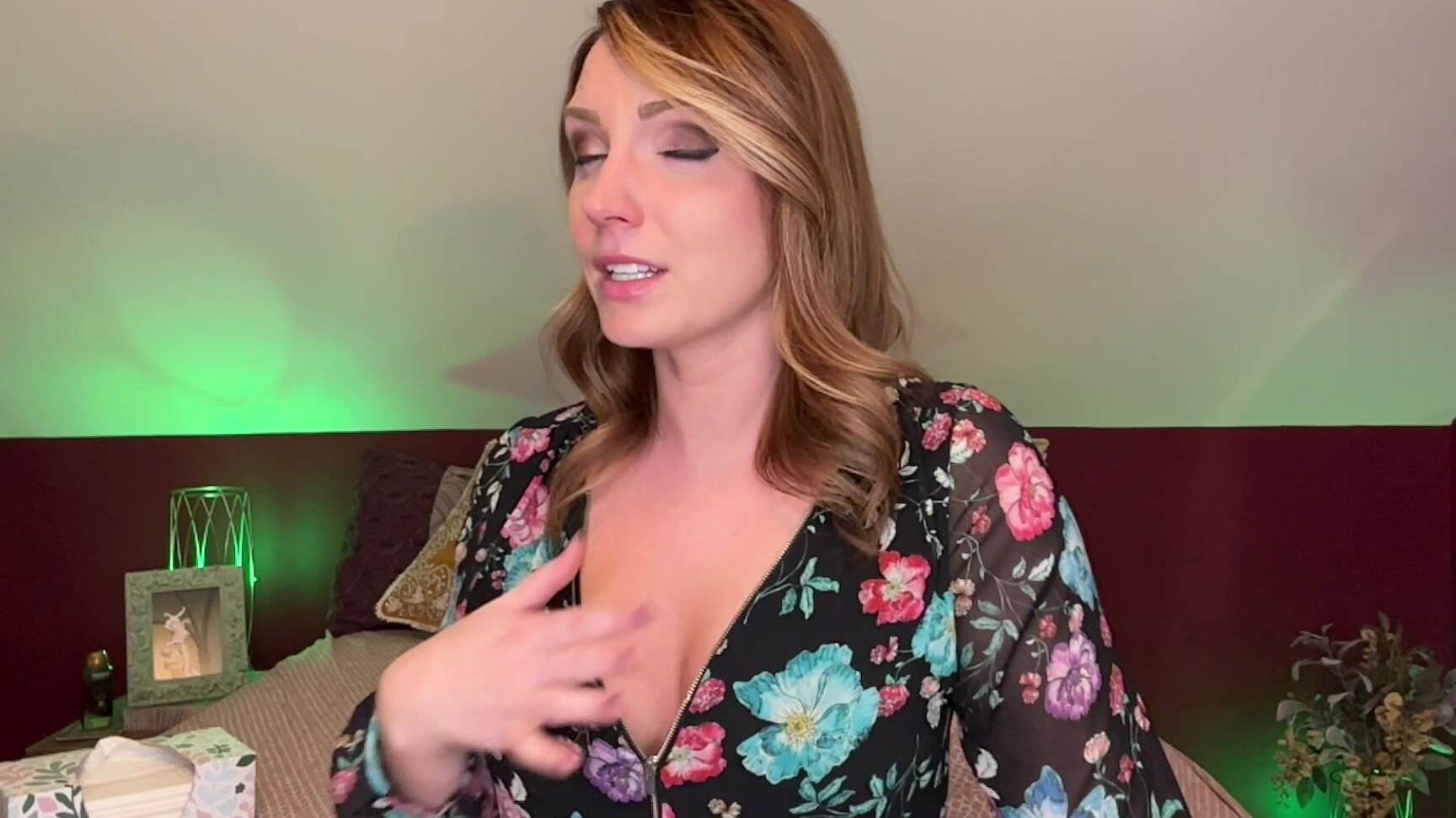 "SneezeGoddess" mucophilia, redhead, redheads, sfw, sneezegoddess, sneezing Sinus Clearing for Spring Manyvids