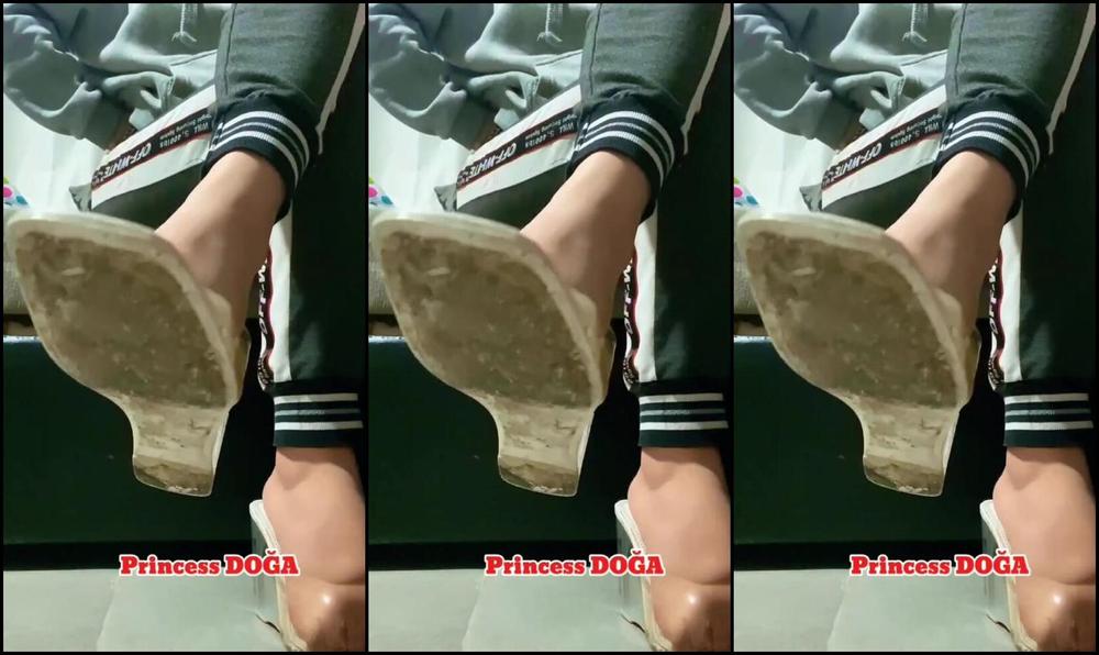 Princessdoga humiliates you with her feet in Onlyfans video, 2025