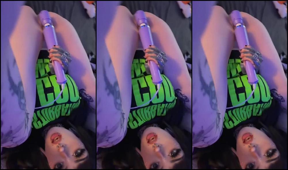 Emma May Byte Nicknamed Emmamaybyte 12 29 2025 Onlyfans Video We Have To Be Quiet