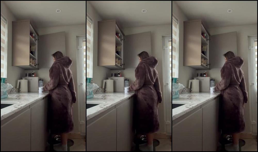 Thegassygirl Nicknamed Thegassygirl 12 09 2025 Onlyfans Video Seasoning Your Morning Brew Who Wants It