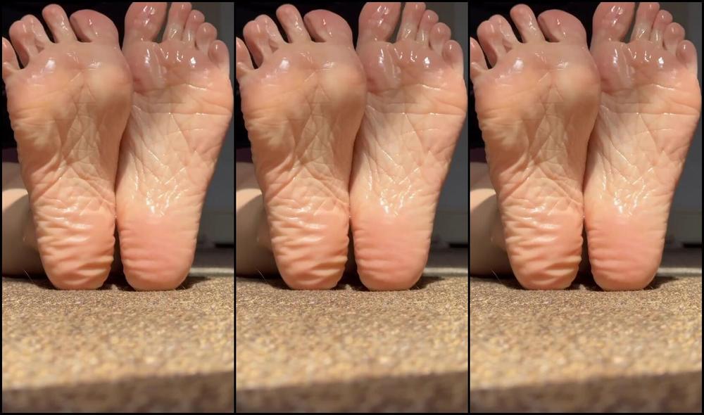 Joyfullfeet Nicknamed Joyfullfeet 10 22 2024 Onlyfans Video I Made It For Him Clearing The Phone Out