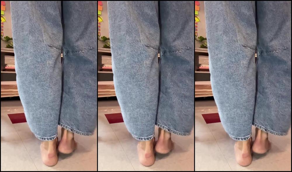 Nicknamed Funkfyfeetgurl5150 gets naughty in class with onlyfans