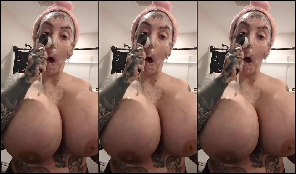 Charlotte Nicknamed Lotteoddities 12 04 2024 Onlyfans Video: Watch Charlotte's feet dominate her in this steamy femdom clip