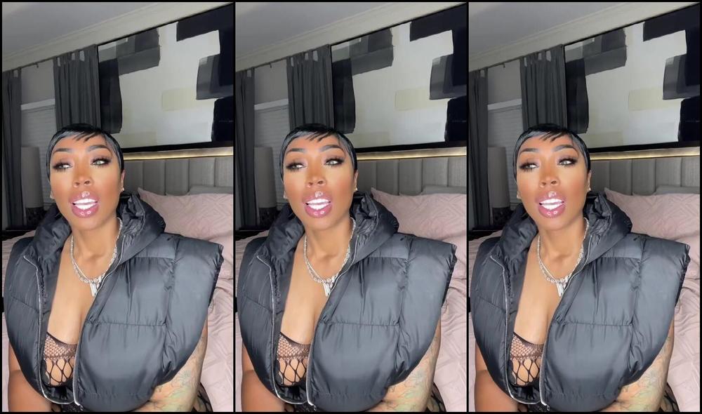 Jans Different 01 11 2024 Onlyfans Video: Femdom mistress punishes her sub with nipple covers