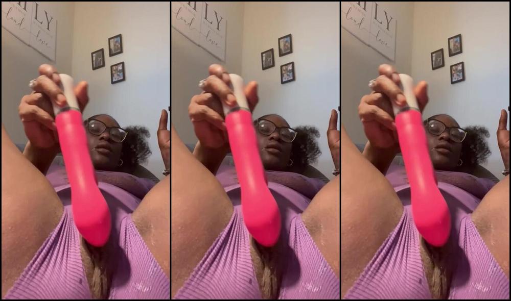 Brownieeezcakes dominates with her kinky femdom skills in 2025 Onlyfans video