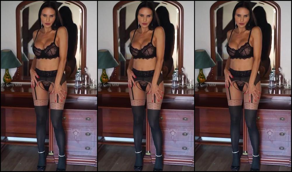 Moniq Nicknamed Moniq25 08 07 2024 Onlyfans Video Now You Have To Take Off My Panties