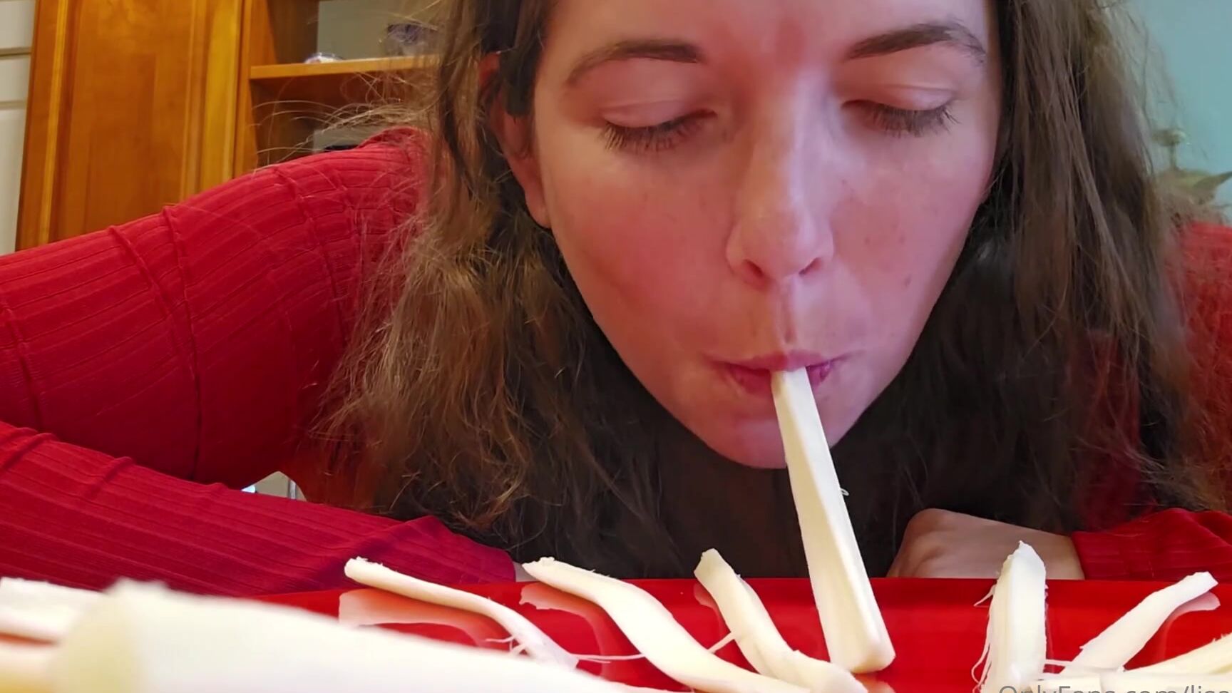 Lisa Asmr's OnlyFans can't resist her ASMR strings and get their rocks off