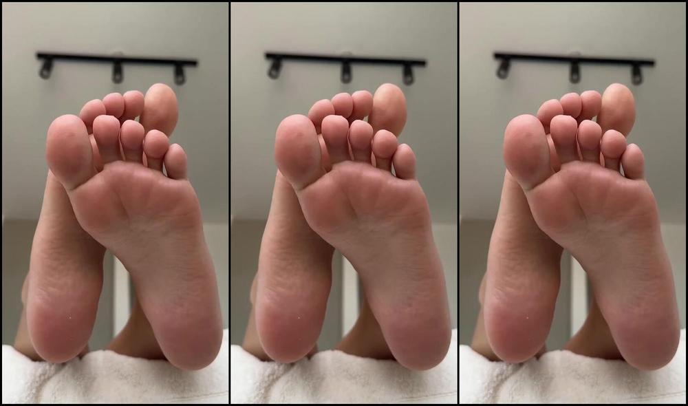 Goddess Evelyn Nicknamed Its Evee2 02 12 2025 Onlyfans Video Your Place Is Below My Feet