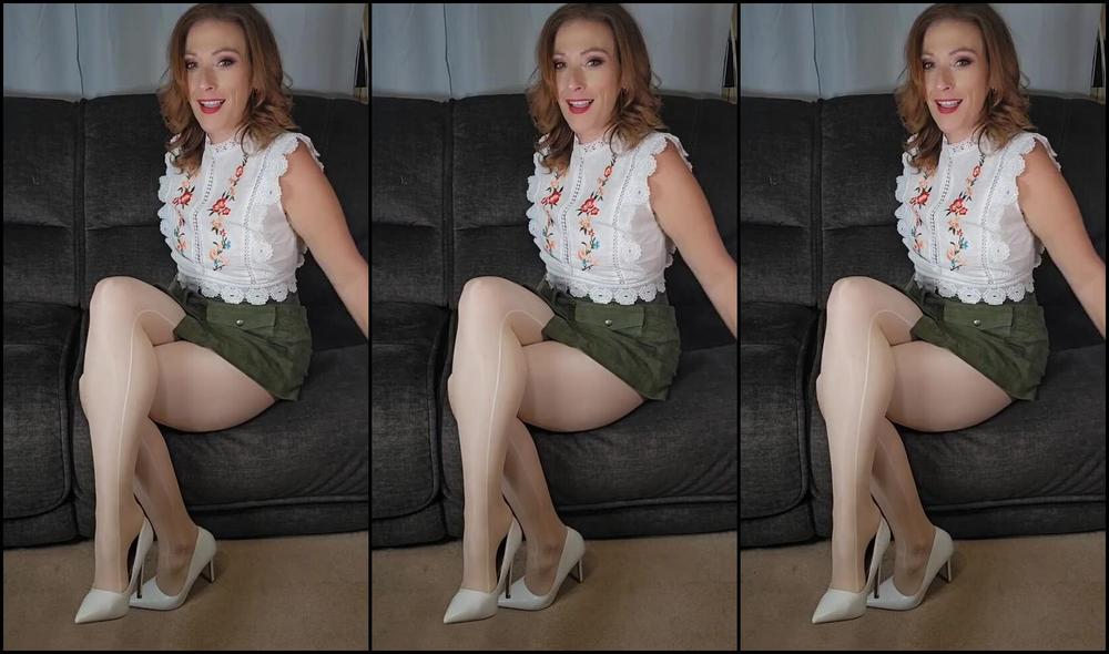 Onlyfans Video: Nicknamed Dawndesire gets her onlyfans video dangled in the air