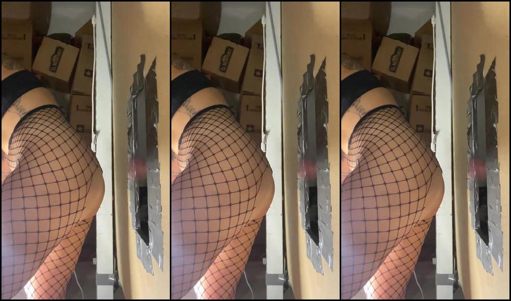 Jadesxplayxhouse gets kinky with her femdom mistress in Onlyfans video