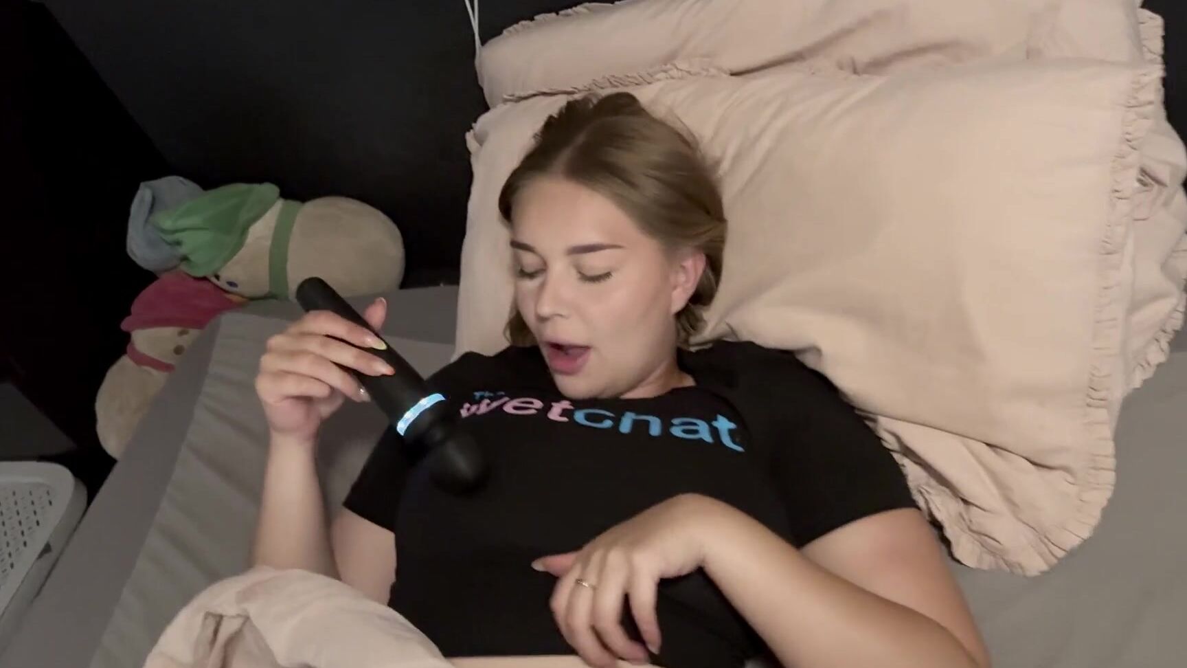 Denise Debs Nicknamed Wet Denise 07 08 2025 Onlyfans Video Omg I Woke Up To Something Vibrating Under My Pillow