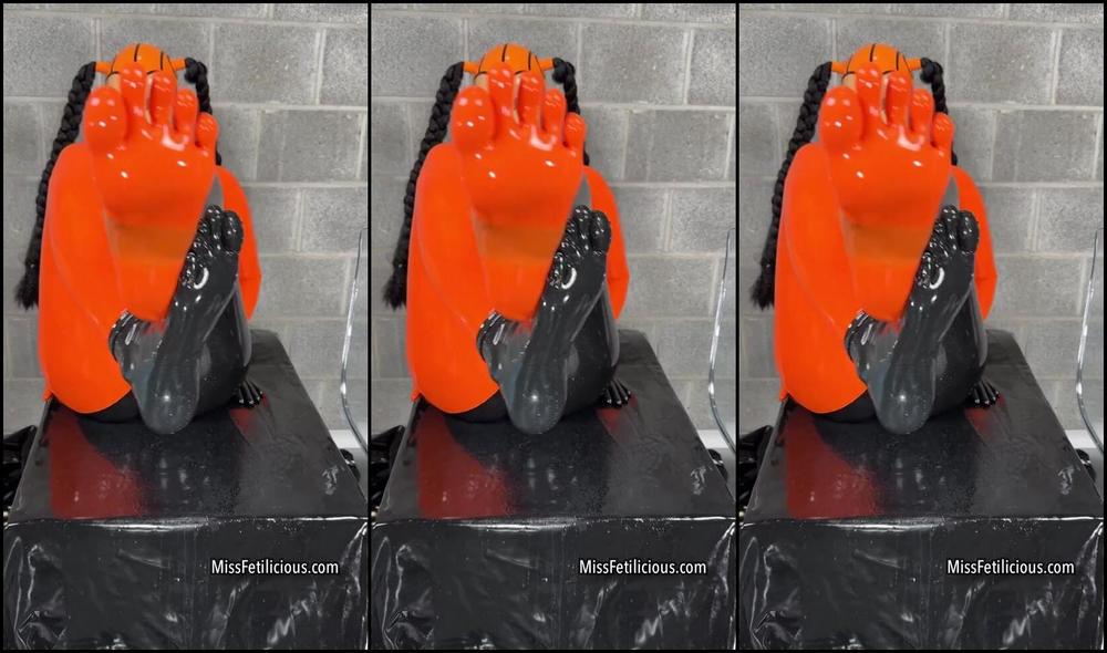 Miss Fetilicious nails shiny toes in Onlyfans video Shiny Toes