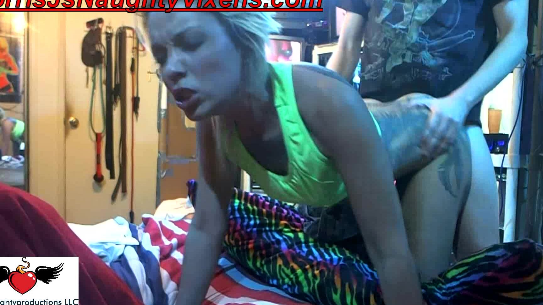 Latina Maid in my home theater is a dirty BJ pro!