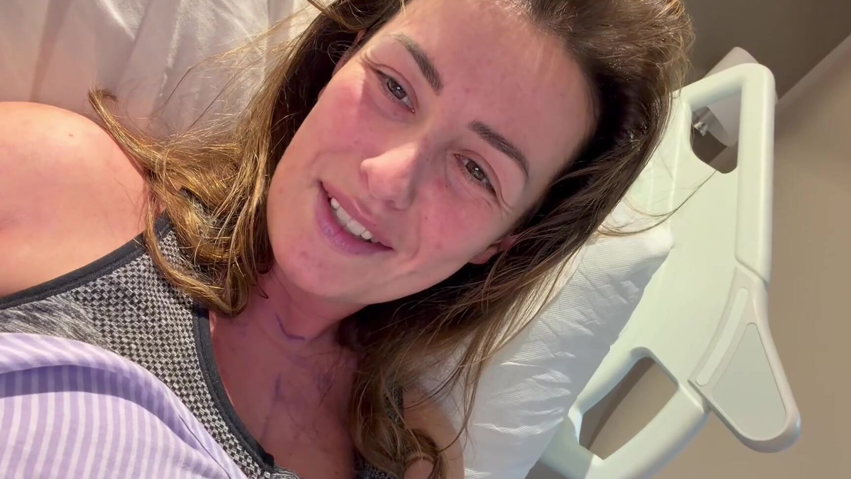 Thegassygirl Nicknamed Thegassygirl 11 27 2025 Onlyfans Video Farting In Hospital