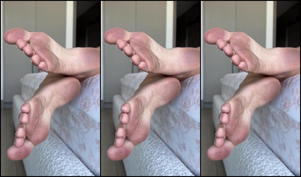 Goddess Evelyn Nicknamed Its Evee2 10 16 2025 Onlyfans Video Dom When I Have Dirty Feet Your Tongue Should Be Out And Ready To Clean