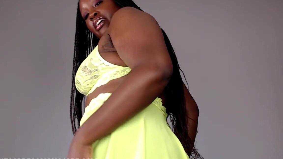 UnfriendlyBlckHottie dominates & teases with lingerie & lace