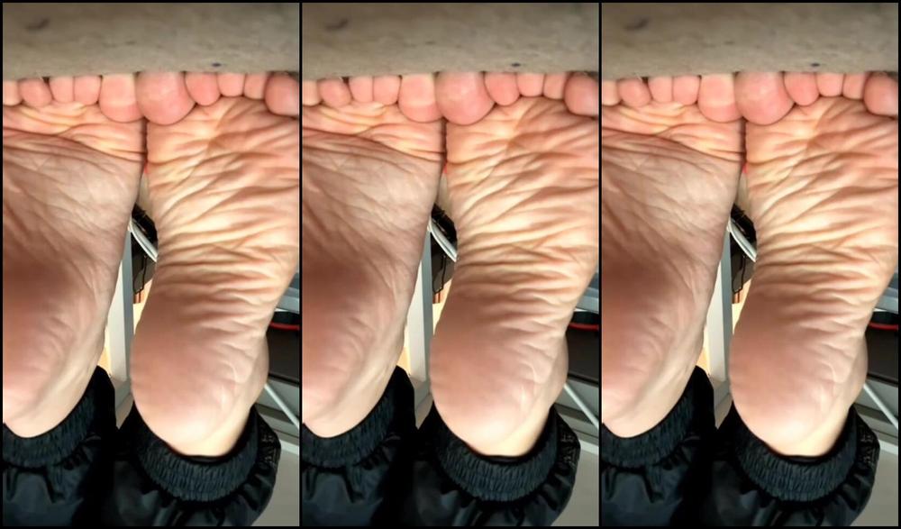 Joyfullfeet Nicknamed Joyfullfeet 07 21 2024 Onlyfans Video Stay Under The Desk As I Work