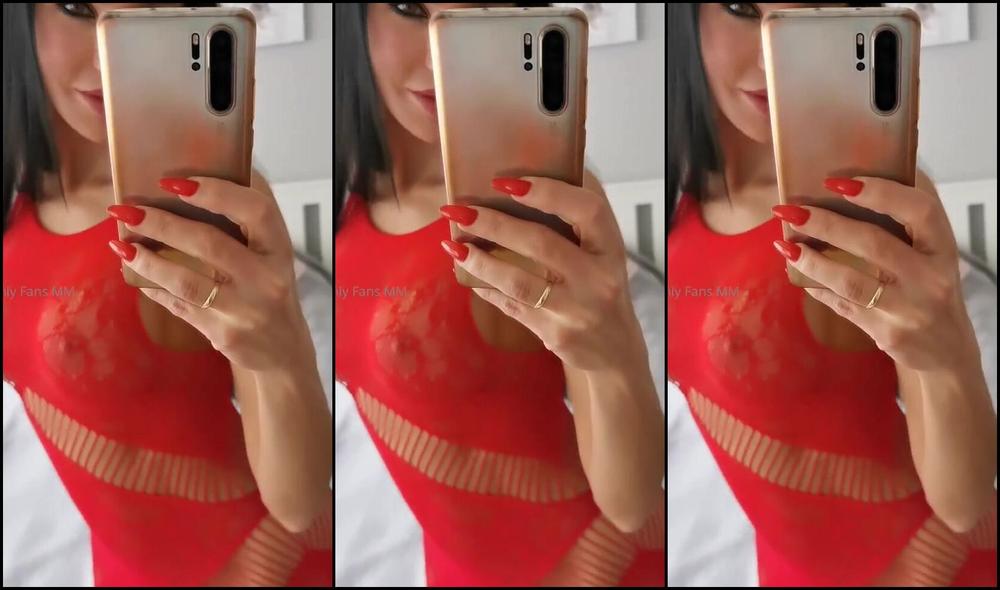 Moniq Nicknamed Moniq25 09 02 2024 Onlyfans Video Red Is Hot