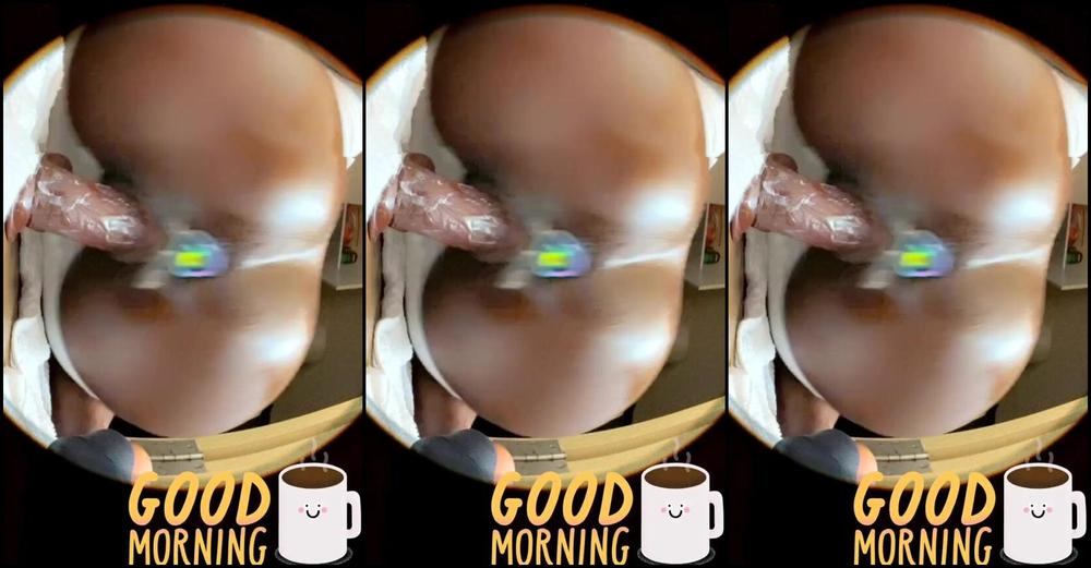 Brownieeezcakes dominates and wakes up to a hot morning sex tape