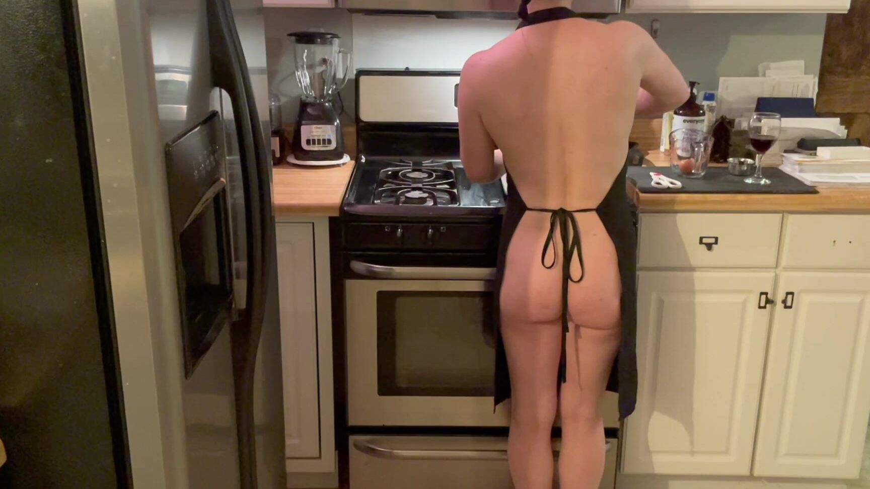 Amateur Hotwife Ass flashing in the kitchen and making Brownies in the process