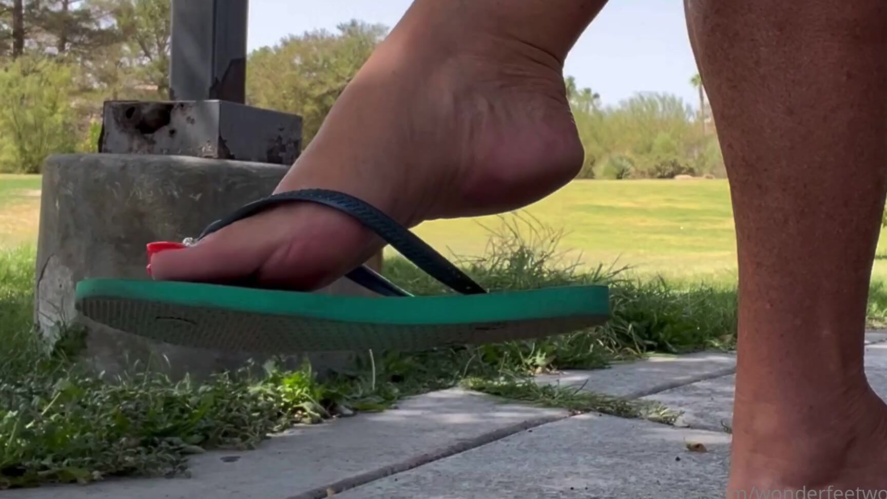 Wonderfeetwoman Nicknamed Wonderfeetwoman 09 12 2024 Onlyfans Video Park Flip Flop Tease Its A Quiet Afternoon Only Sounds Of An Empty Park With Far