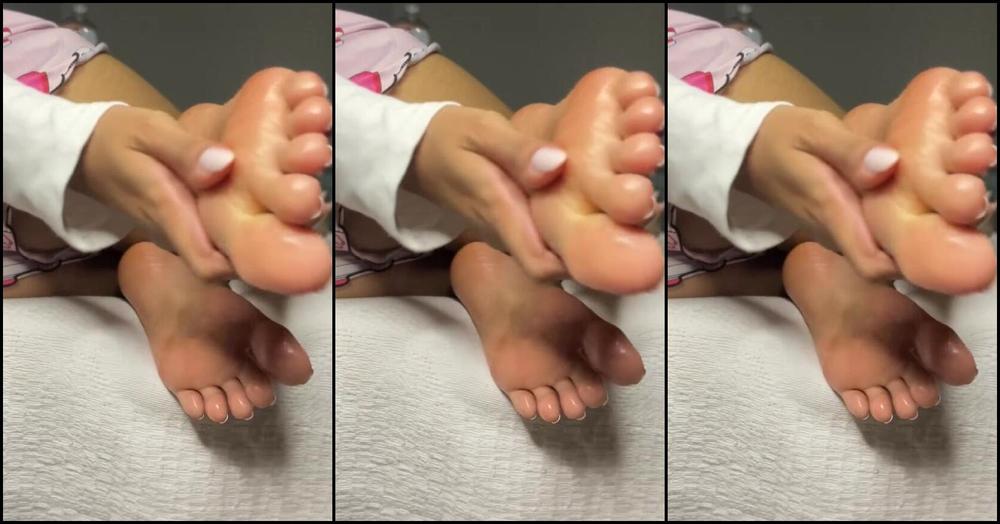 Gigi Feet Nicknamed Gifeet06 10 15 2025 Onlyfans Video Passando Leozinho Mas Quem Poderia Estar Aqui Passando Era Voc