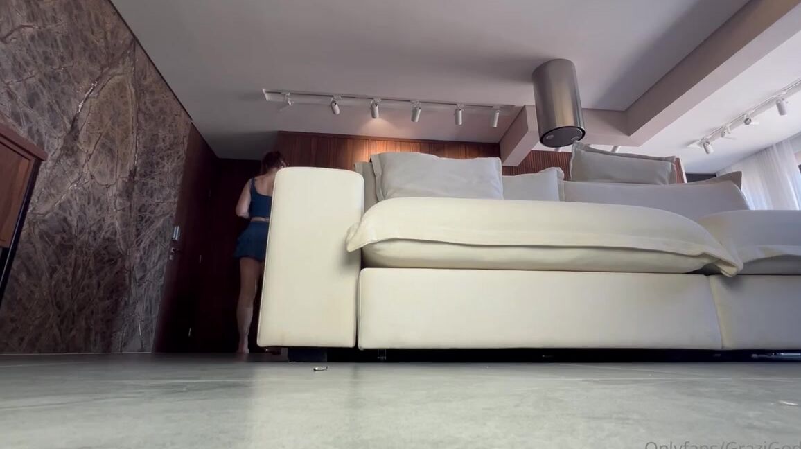 Goddess Grazi's Dirty Feet: Onlyfans Exclusive Foot Fetish with Mistress Grazi