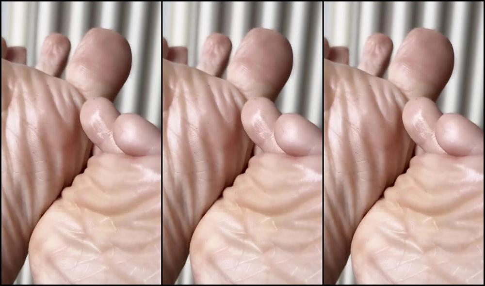 Joyfullfeet Nicknamed Joyfullfeet 07 30 2024 Onlyfans Video What Cums First This Morning You Or Breakfastalso Light Sock Fuzzies