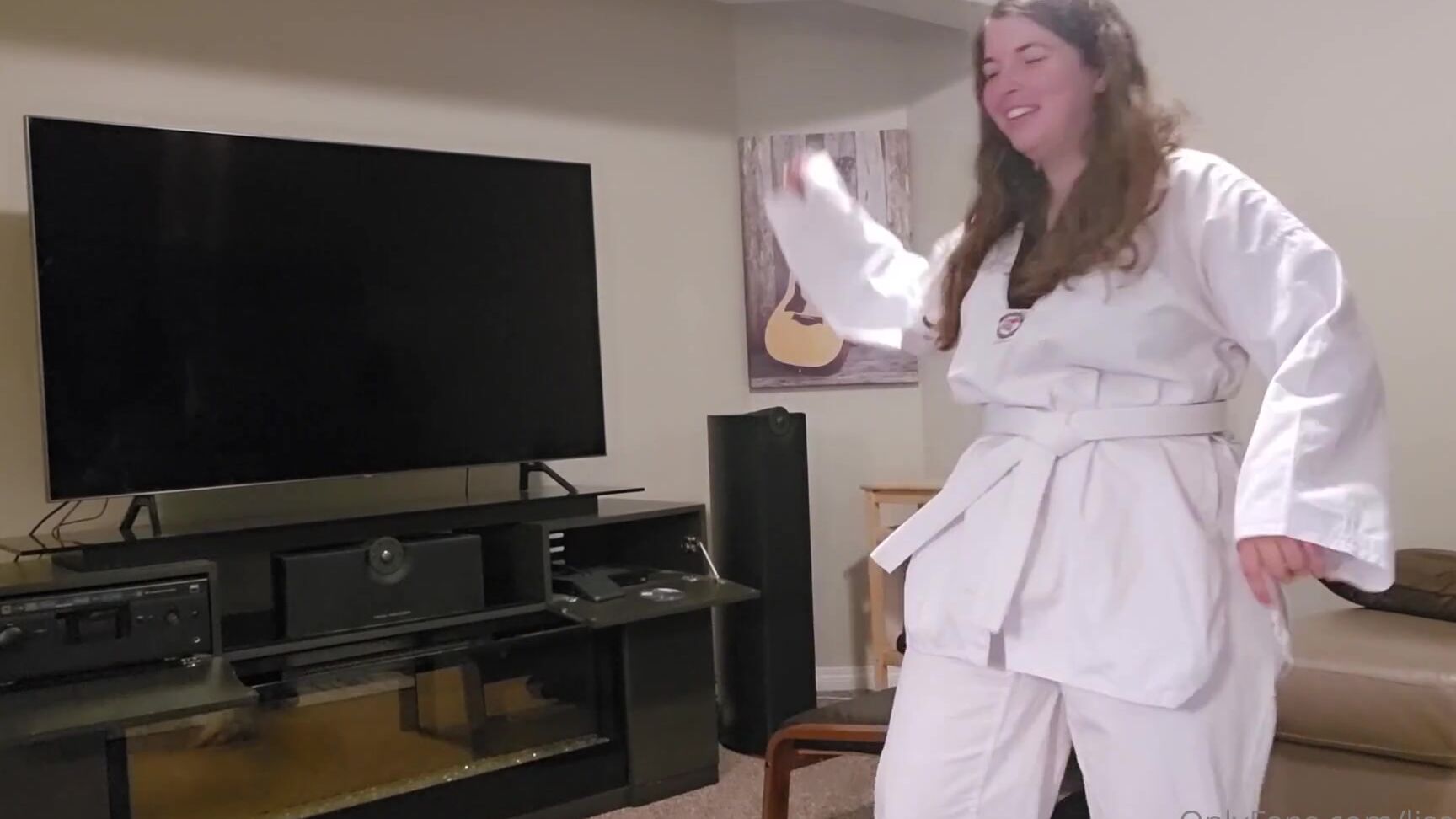 Lisa Asmr's OnlyFans Get to Witness Her Hardcore Taekwondo and Kicks On Boyfriend's Ass