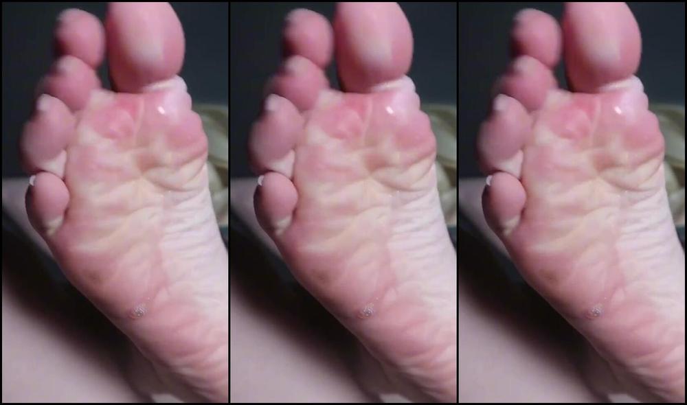 Zoe Strawberry dominates in this femdom onlyfans video with Nicknamed Redxxxsuede 07 10 2025