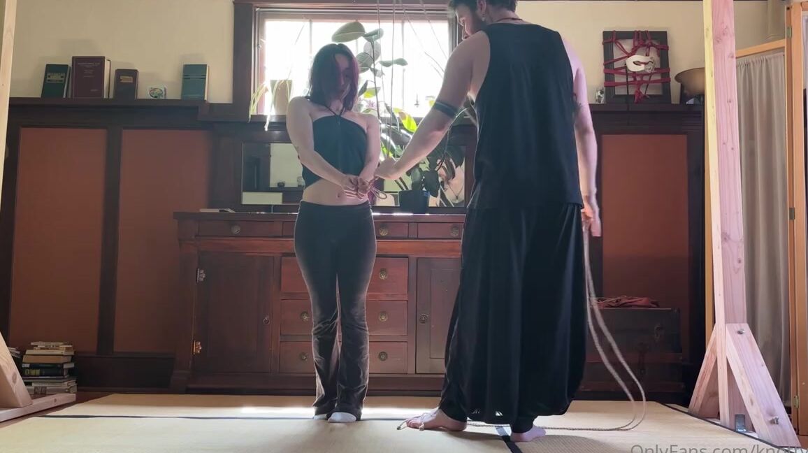 Flexyfairyk goes all out with her first time tied up and femdom session with onlyfans